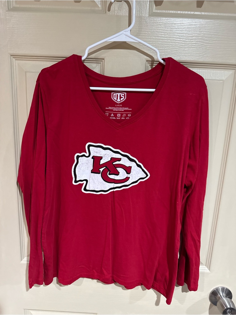 Kansas City Chiefs Red Long-Sleeve V-Neck Tee - Picture 1 of 2
